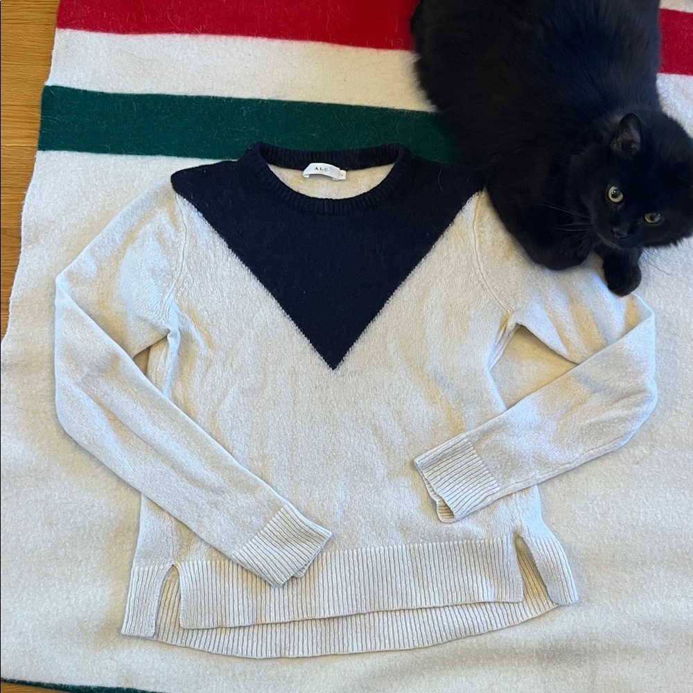 A.P.C. Women's Sweater in Black and Cream